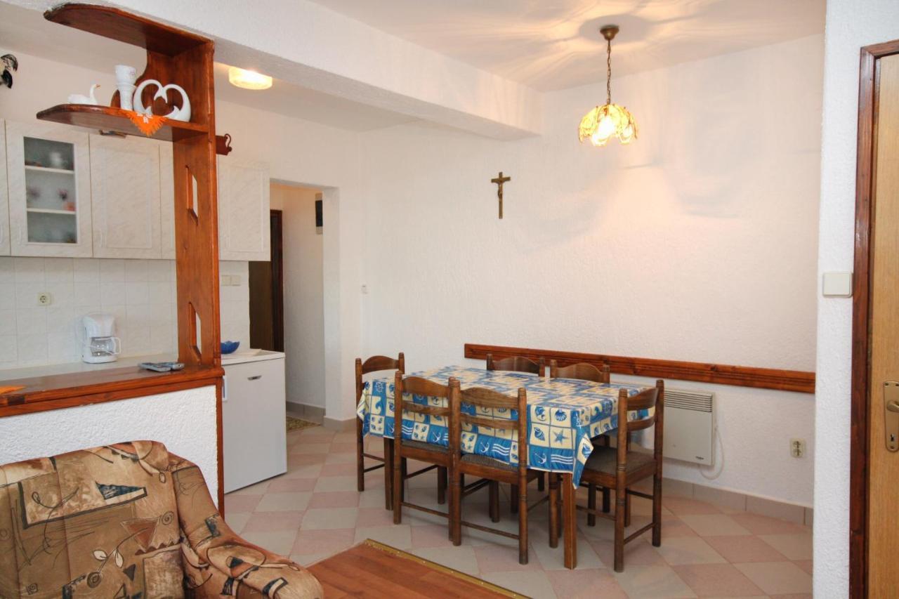 Apartments With A Parking Space Kampor, Rab - 5029 Esterno foto