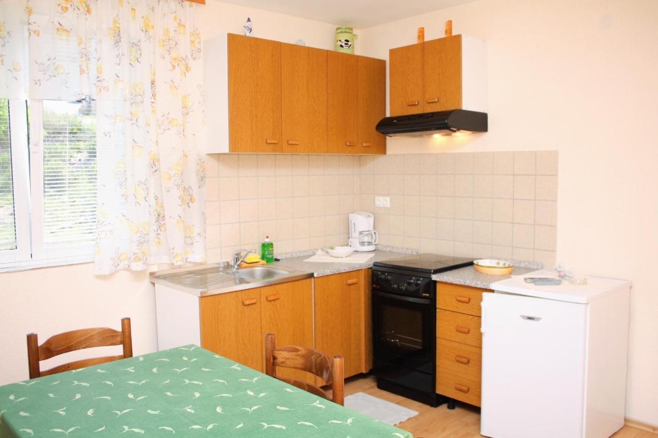 Apartments With A Parking Space Kampor, Rab - 5029 Esterno foto